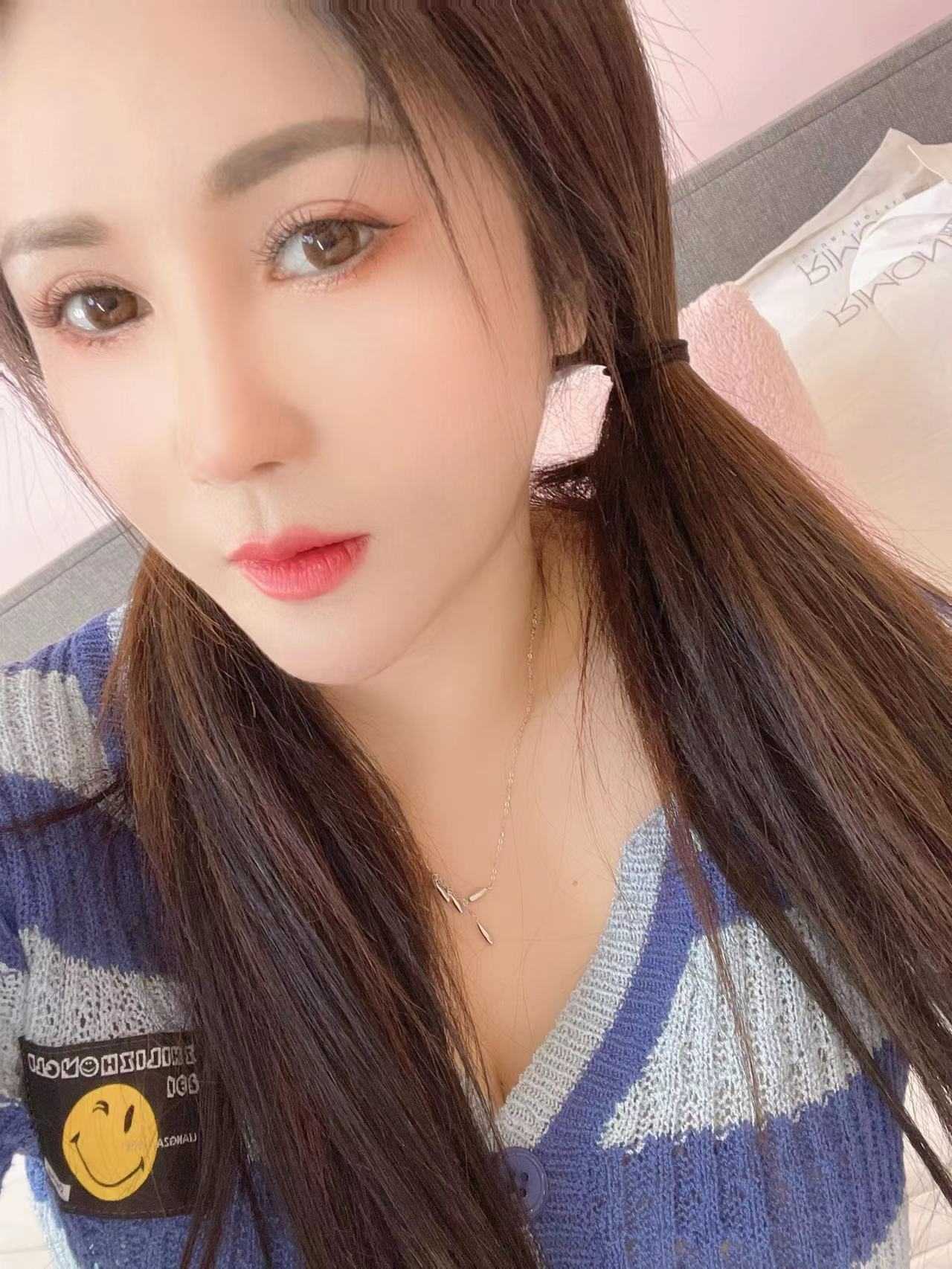 超大胸性感漂亮嫩嫩