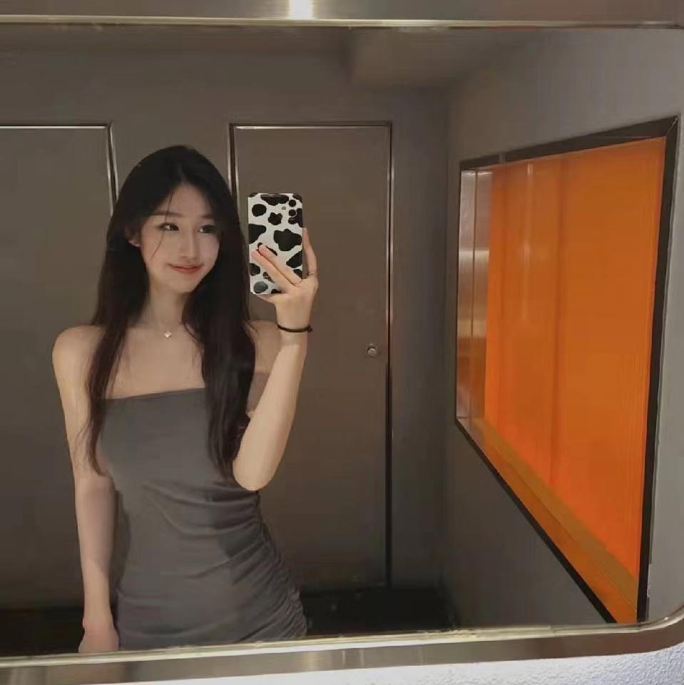 年轻漂亮，姑娘挺多的