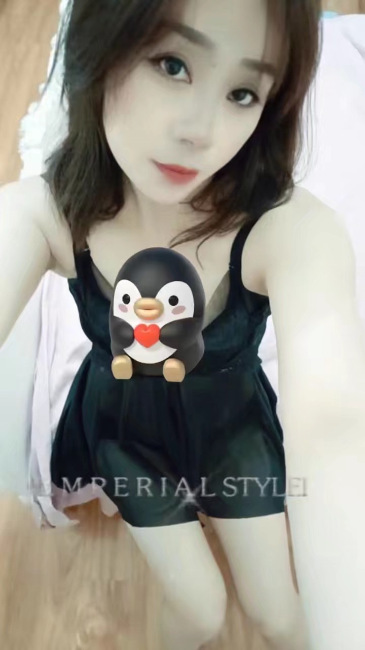 西湖少妇sao皮肤白皙水润