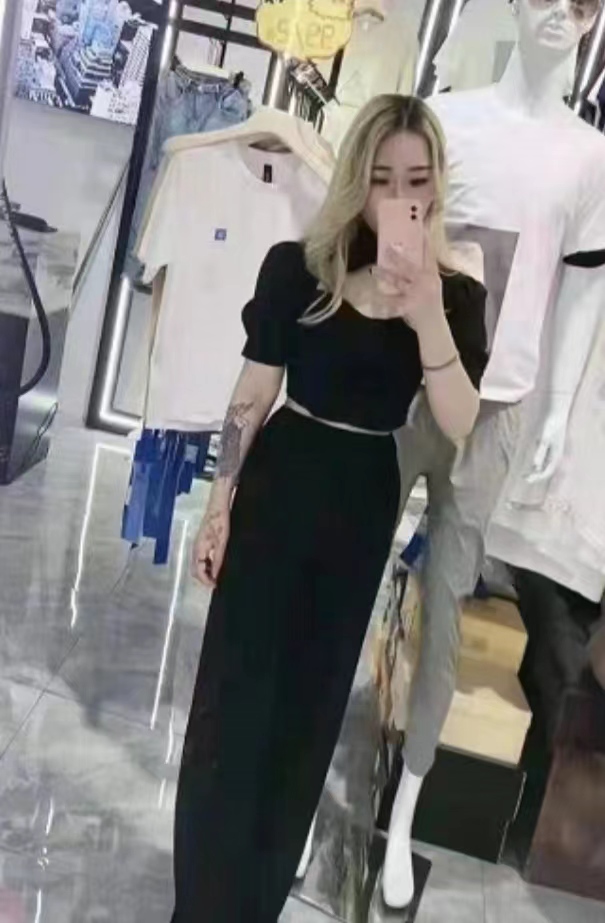 性格开朗，身材火爆的Sao妹妹