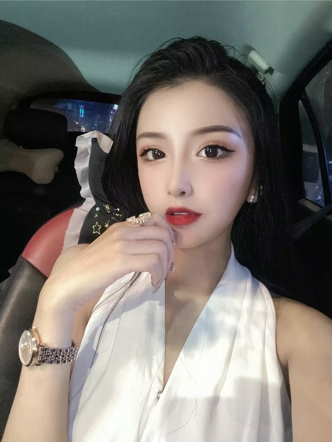 木渎美女服装老板娘