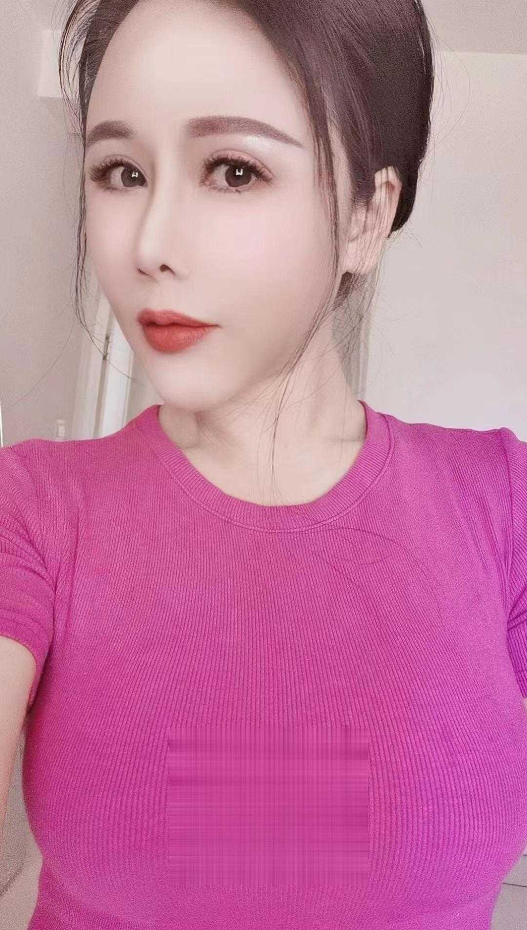 摩尔城精致女人