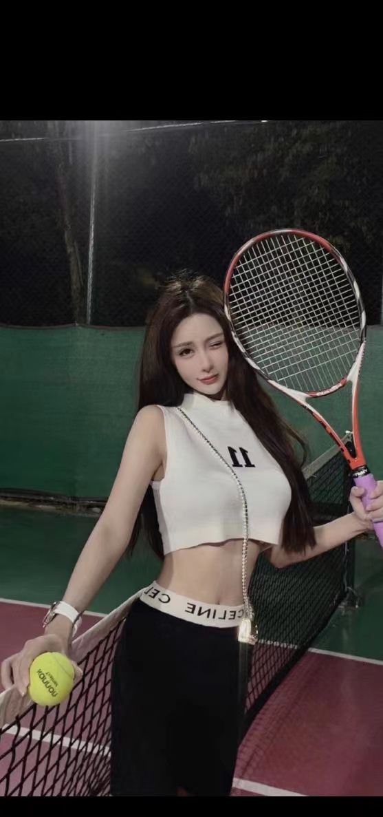 爱运动的年轻妹子