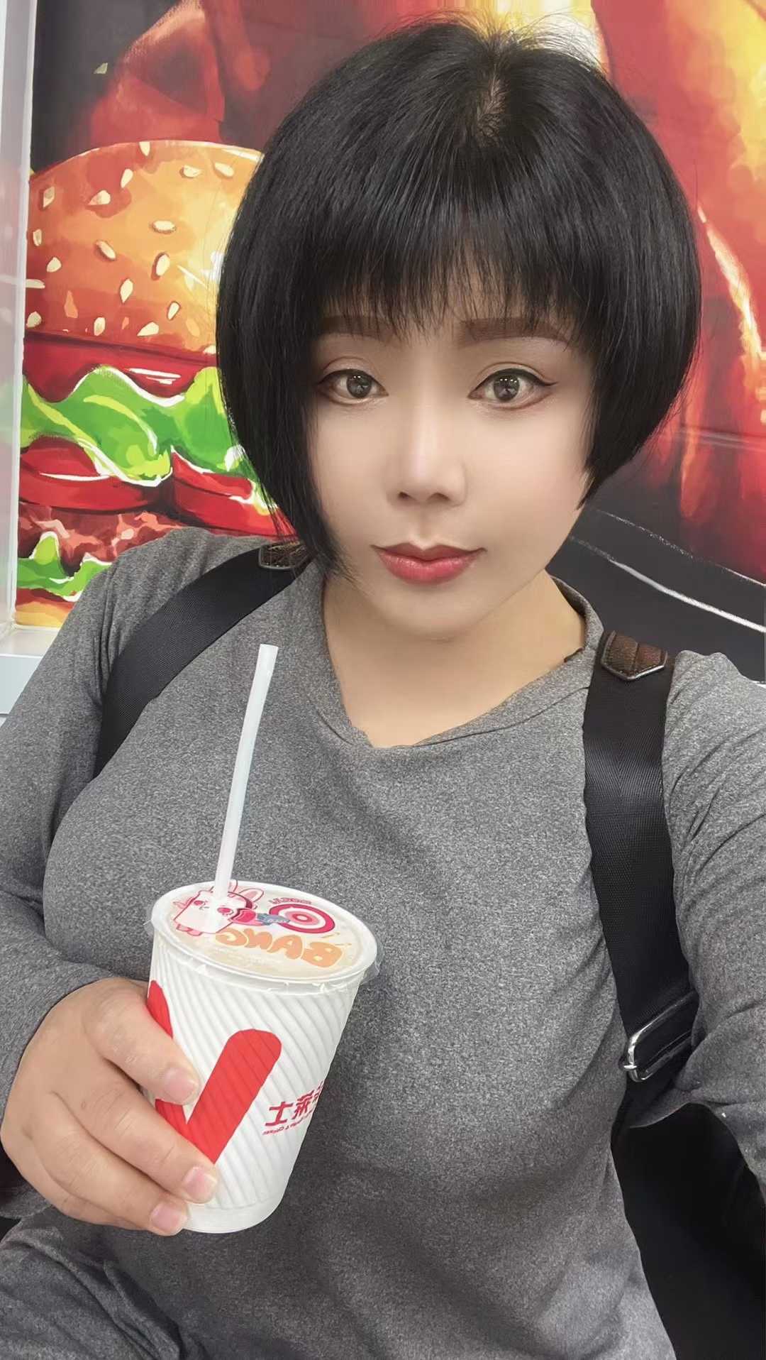 胸非常大的少妇，服务简直一流