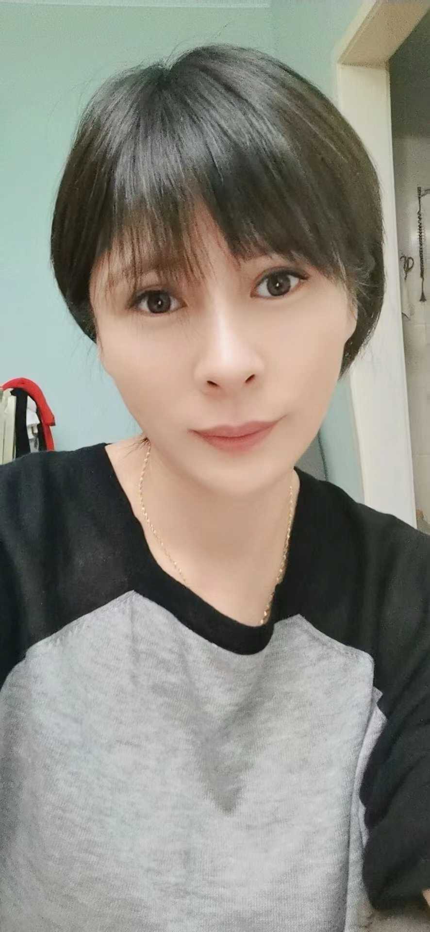 短发性感少妇，刺激的很