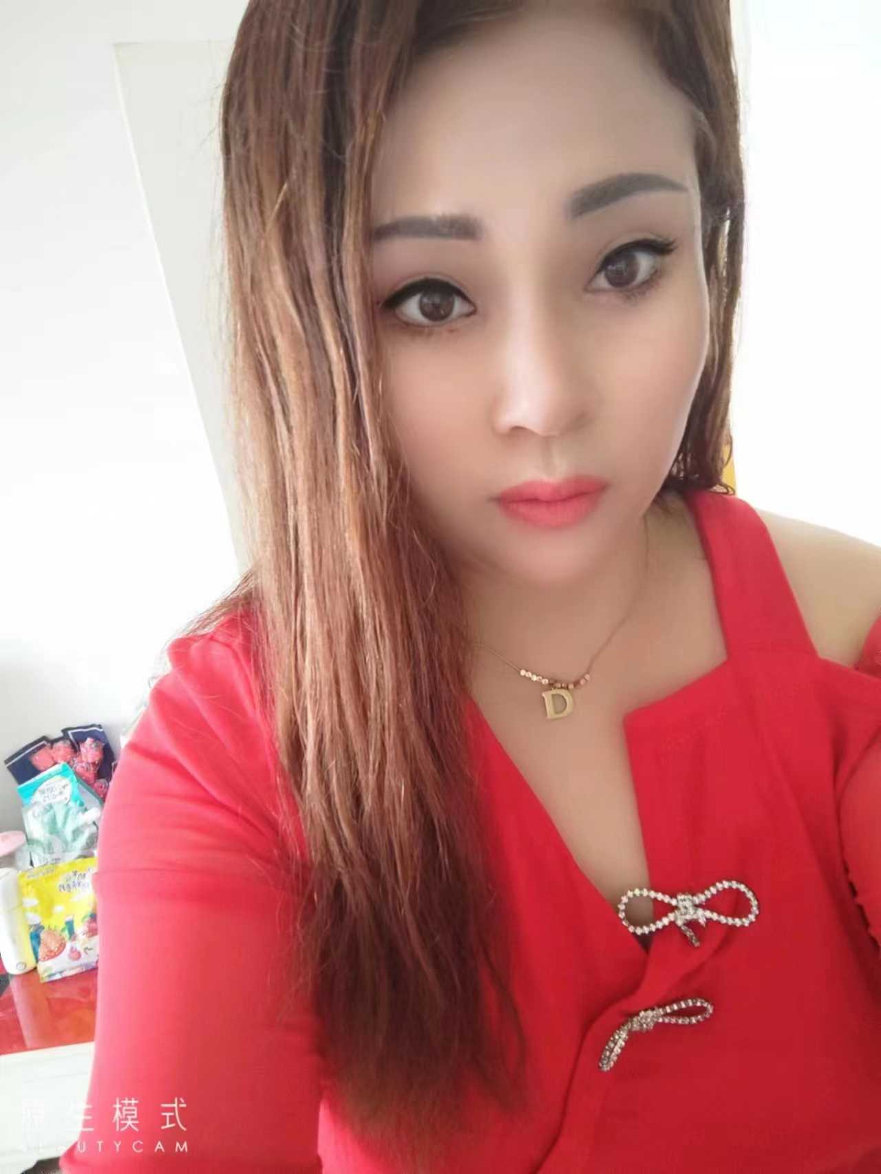 丰满少妇，卸货杠杠的