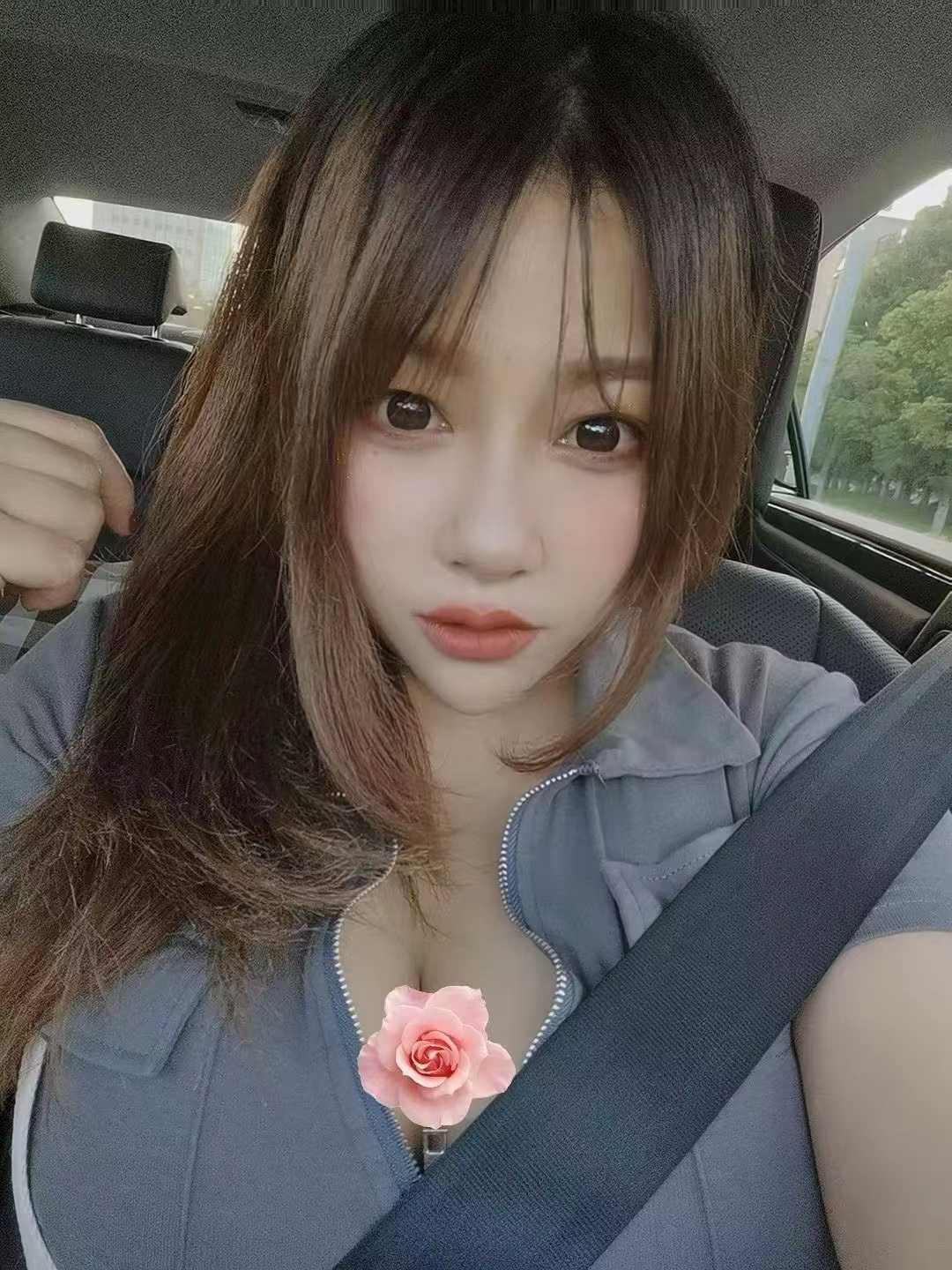 有耐心，温柔，胸是真的大