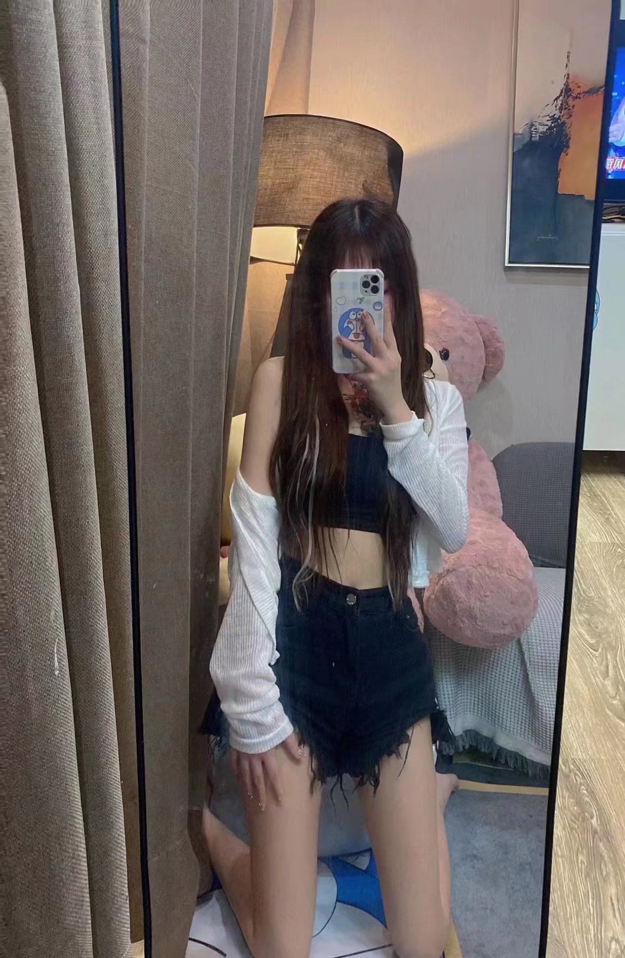 纹身嫩妹,态度很好，爱笑