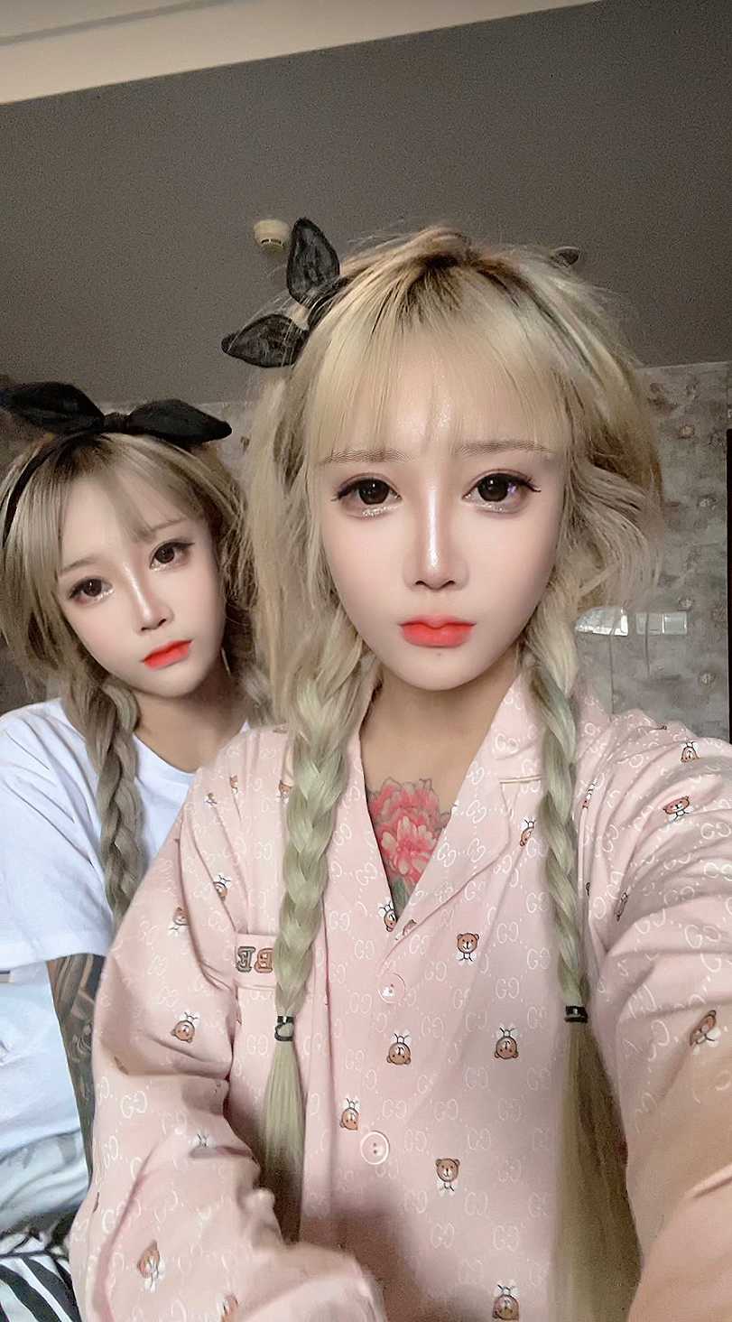 双胞胎姐妹不一样的体验