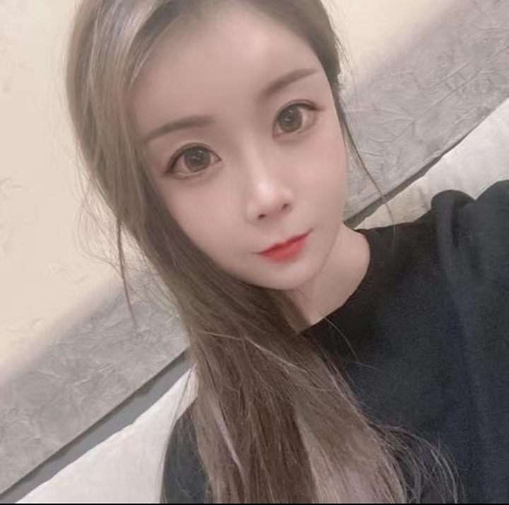 年轻很可爱小妹