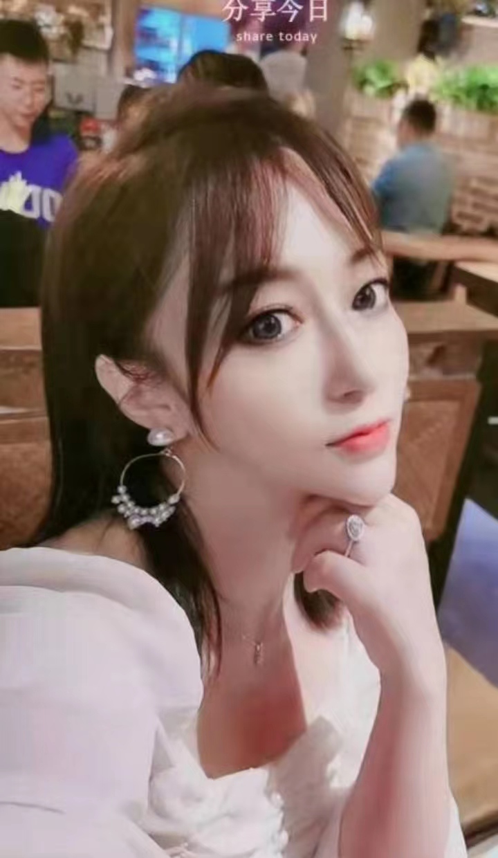 有气质会打扮少妇