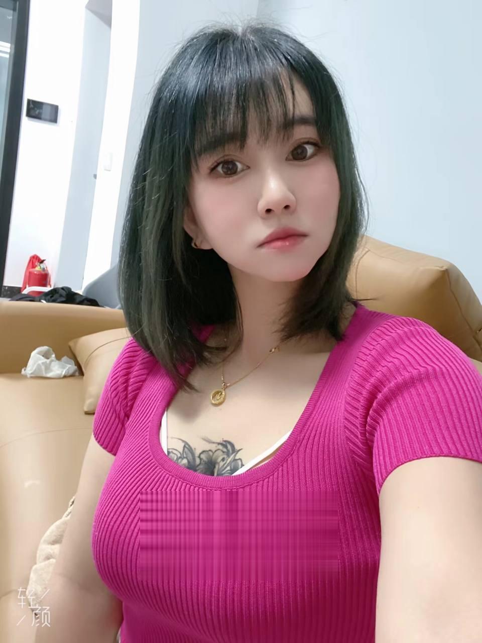 小旗子的黑丝诱惑