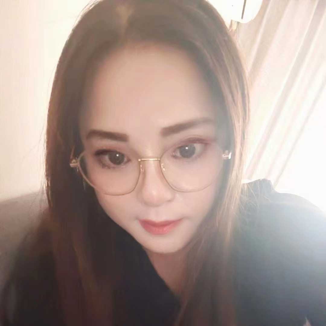 姿势随意，完全配合你