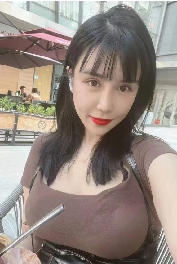 大灯晃眼睛很爽