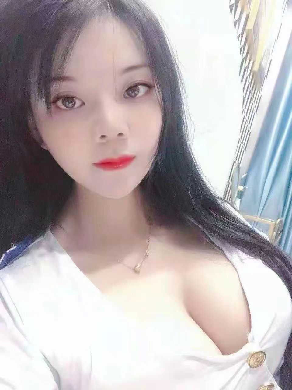 态度温柔，热情主动