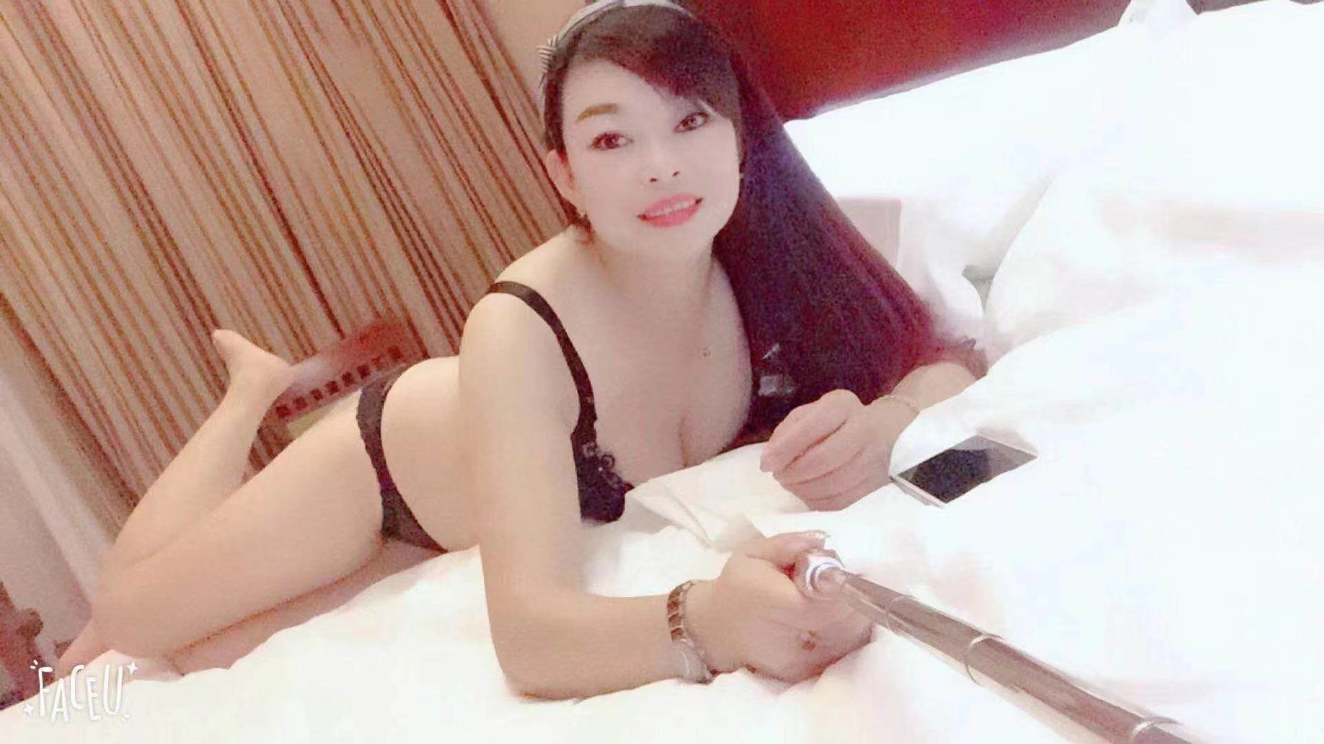 微胖丰满型少妇