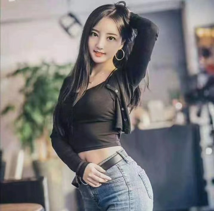 嘘寒问暖的妹子