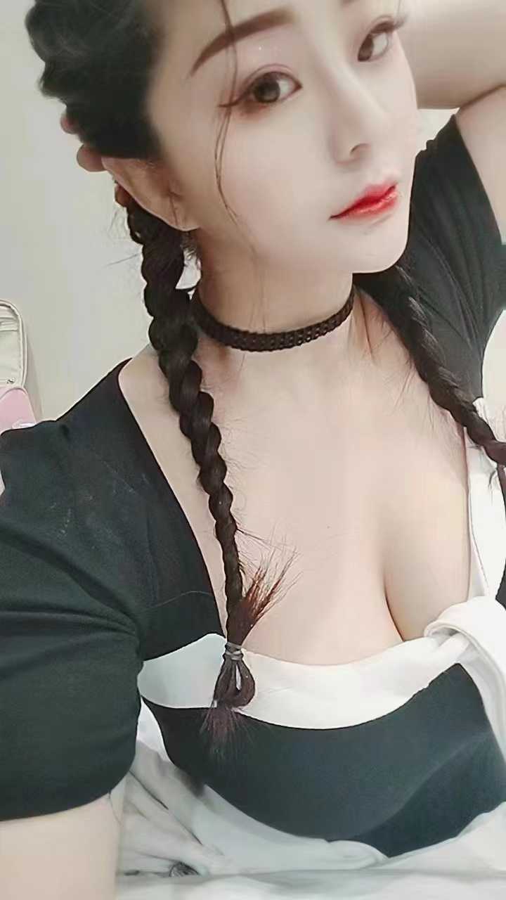 皮肤白，很嫩，很爽