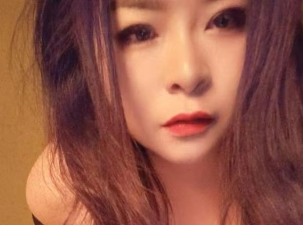 年纪偏大，颜值一般