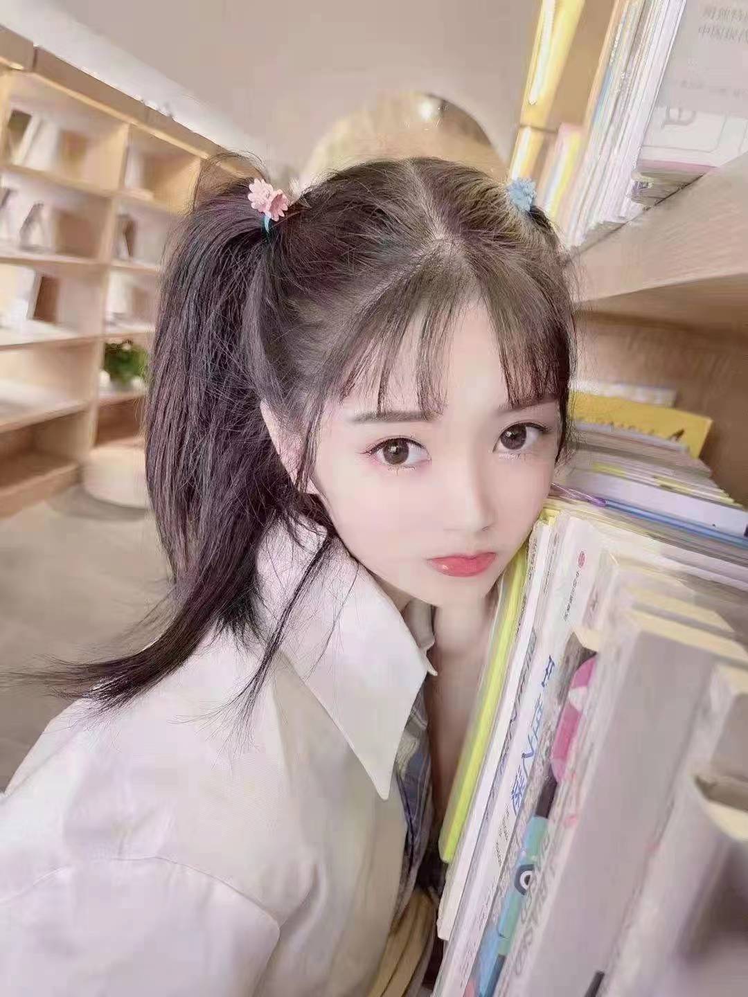 可爱甜美范儿的妹子