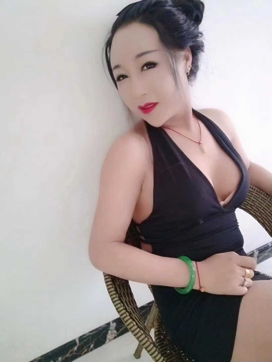 会聊天，服务主动，各种姿势