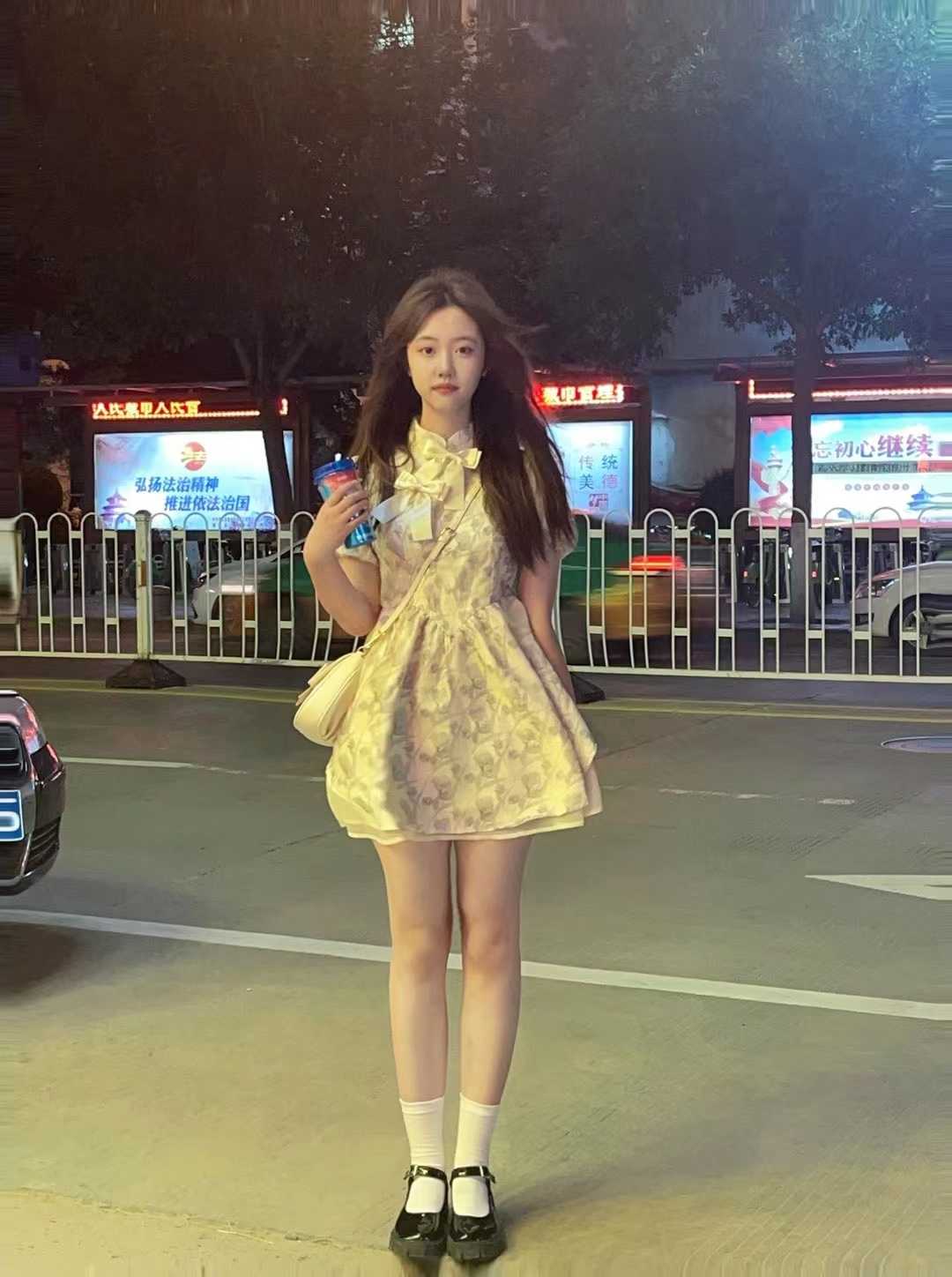 听话身材好的妹子