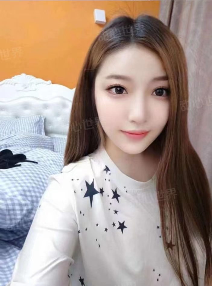 属于那种少妇与女孩之间的感觉