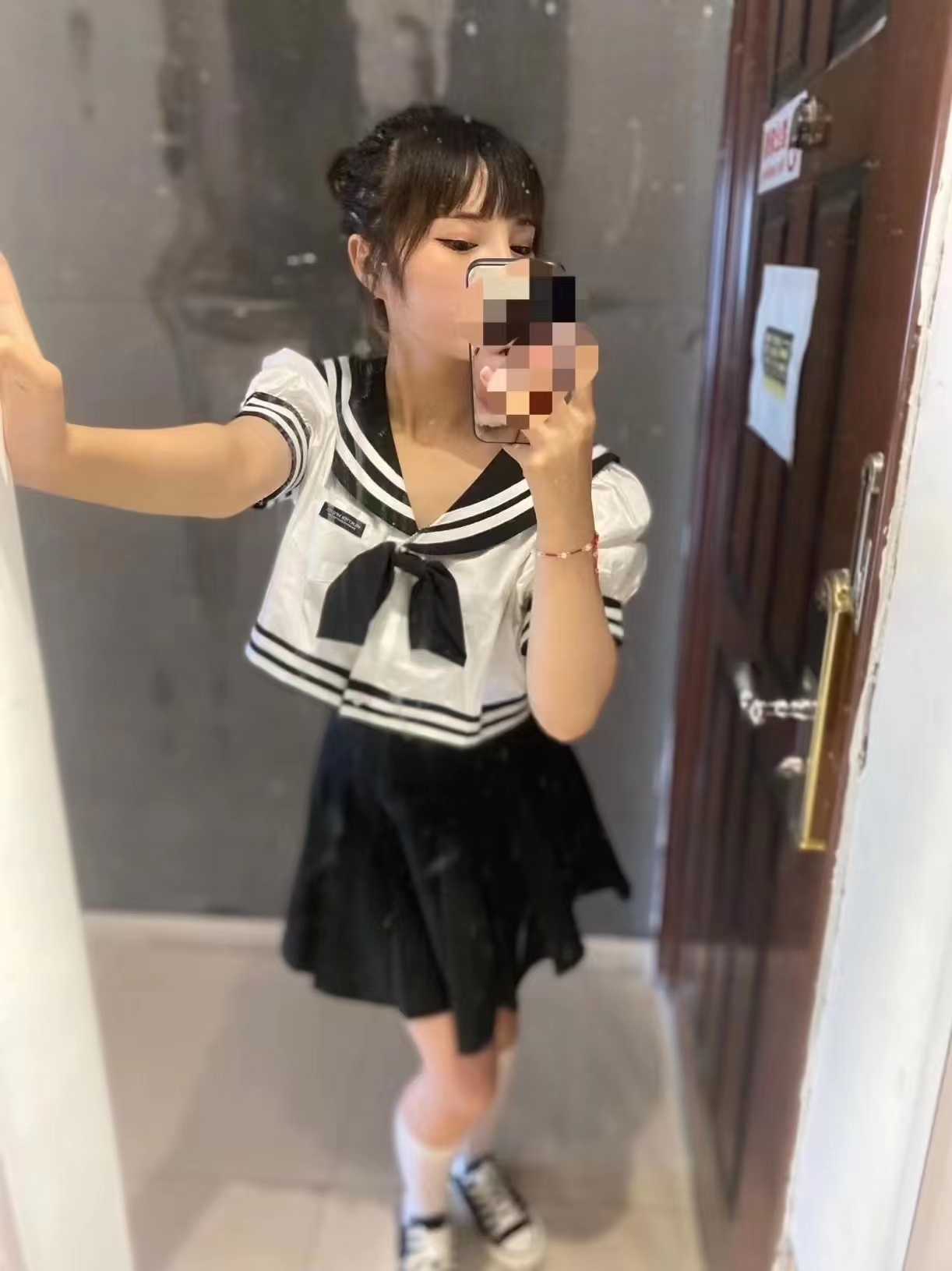 青羊jk萝莉萱萱妹子