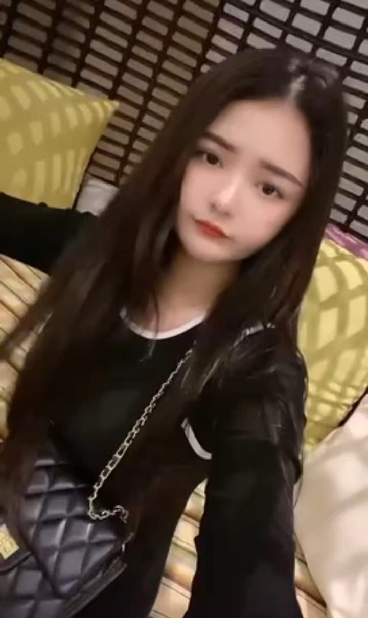 可以选小制服的妹妹