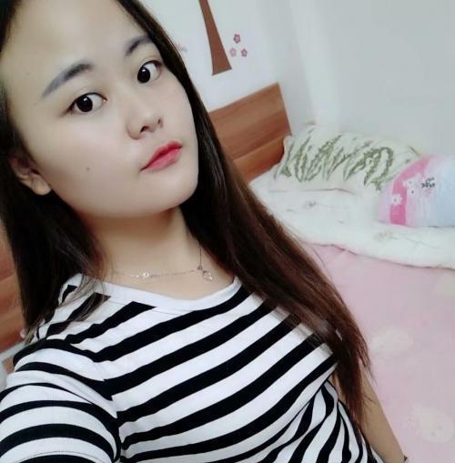 素颜90后小姐姐