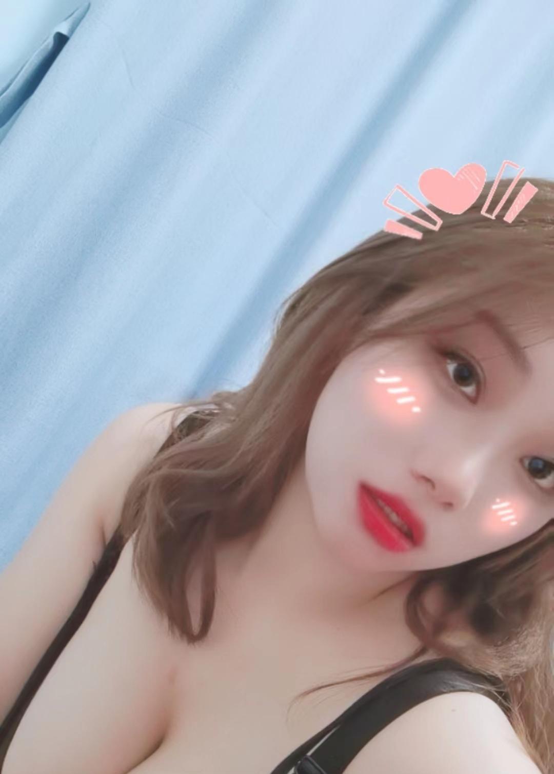 大奶熊熊，年轻身材好