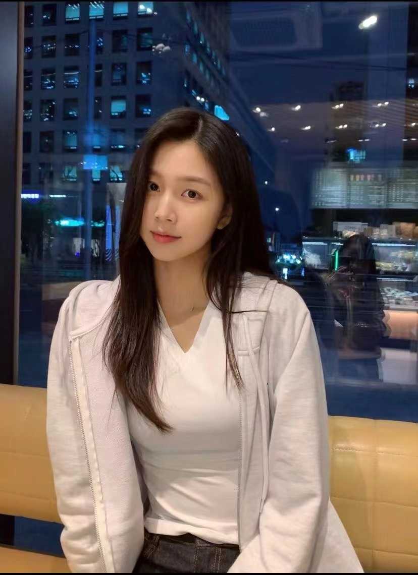 分享个纯欲天花板小姐姐