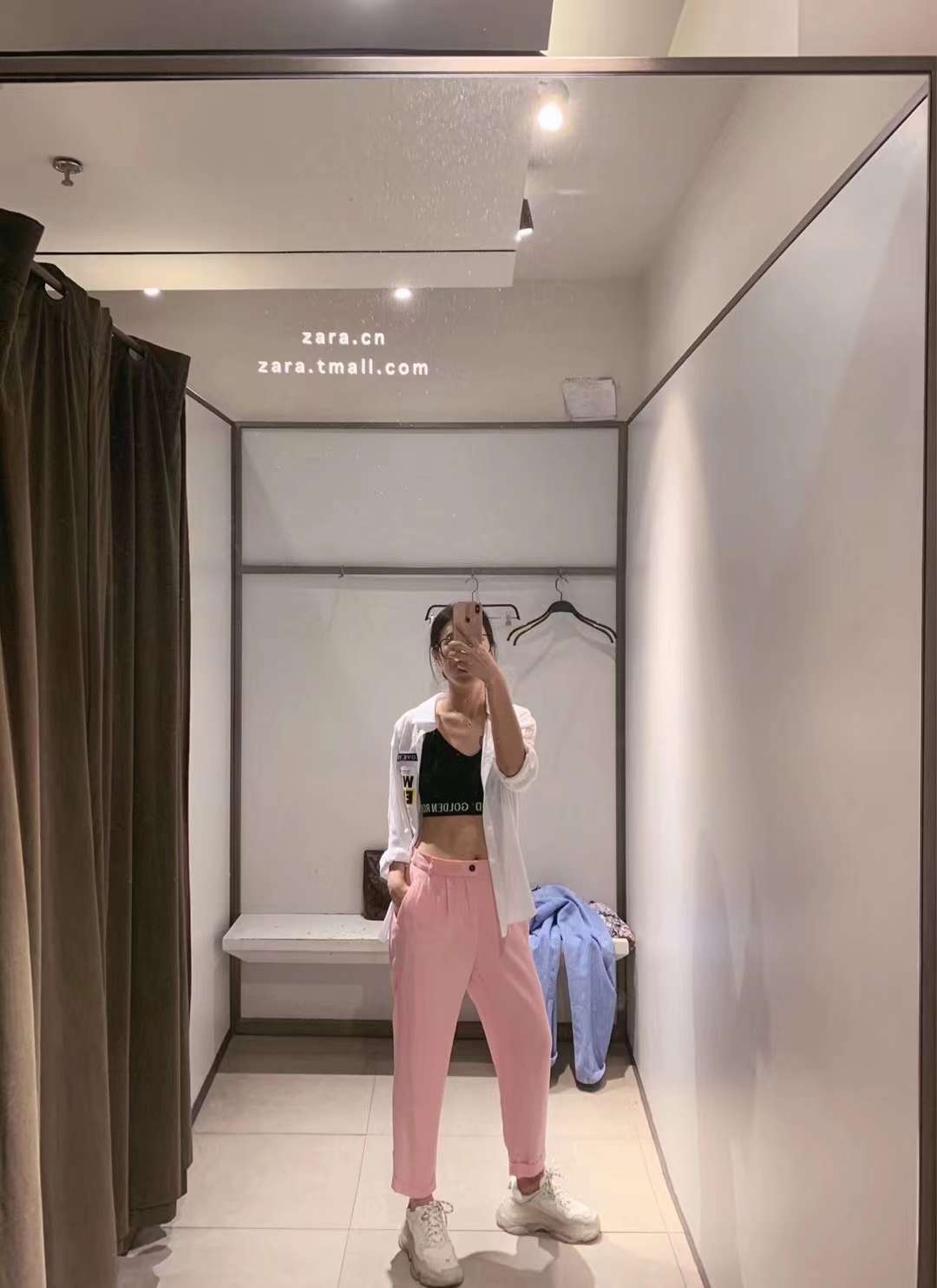 兼职清纯高挑小美女