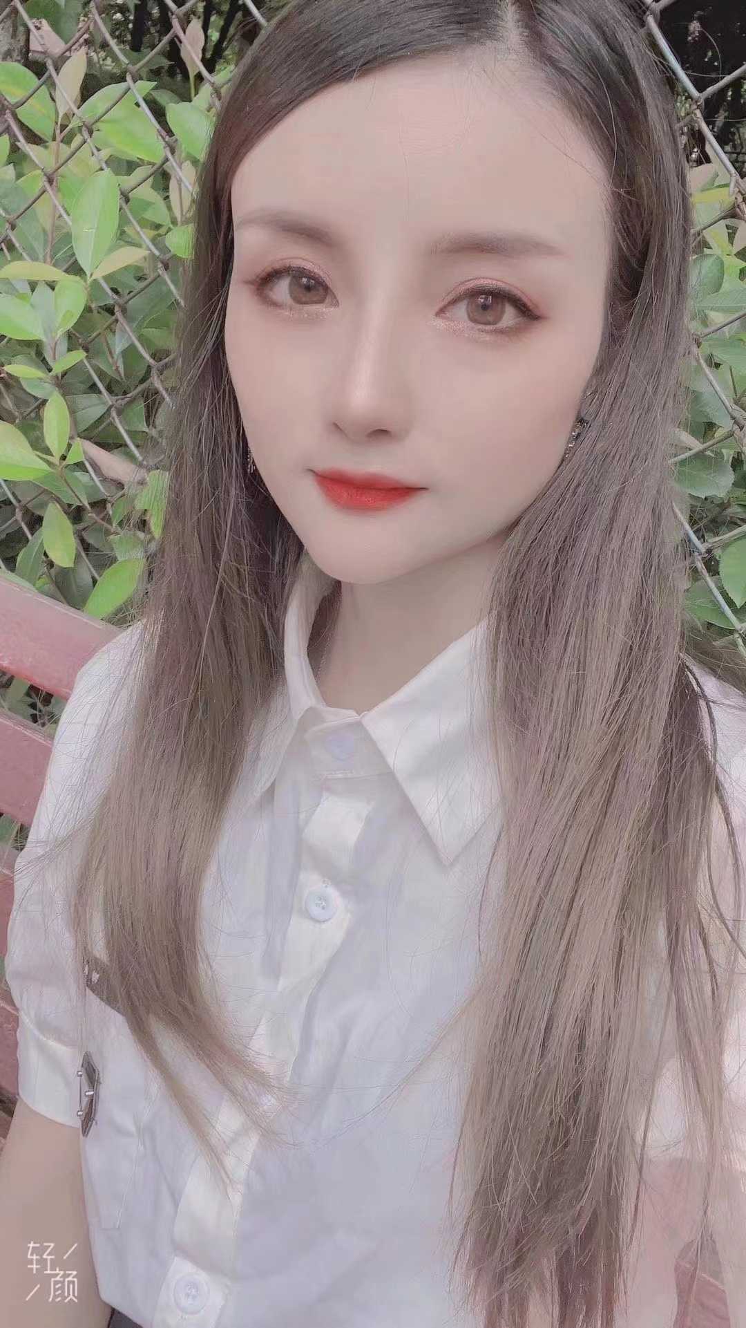 南稍门地铁口小妹妹