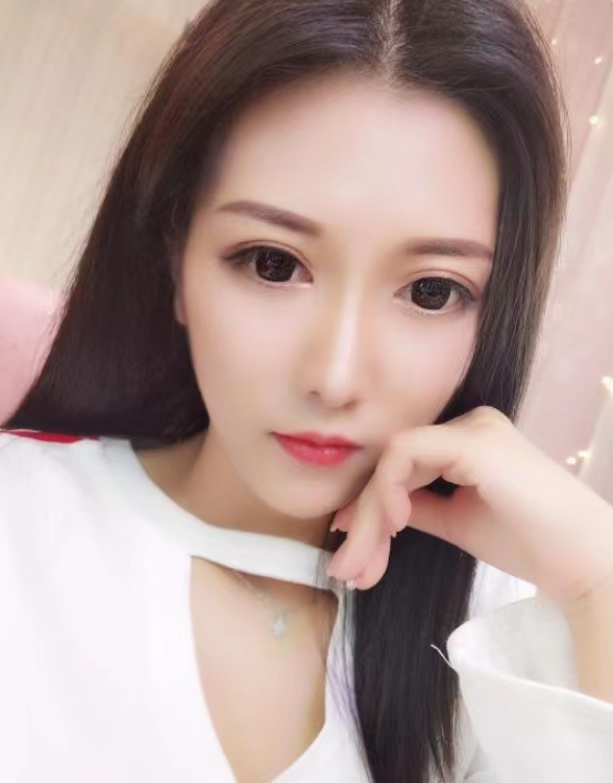 估计年轻的时候超级好看的少妇