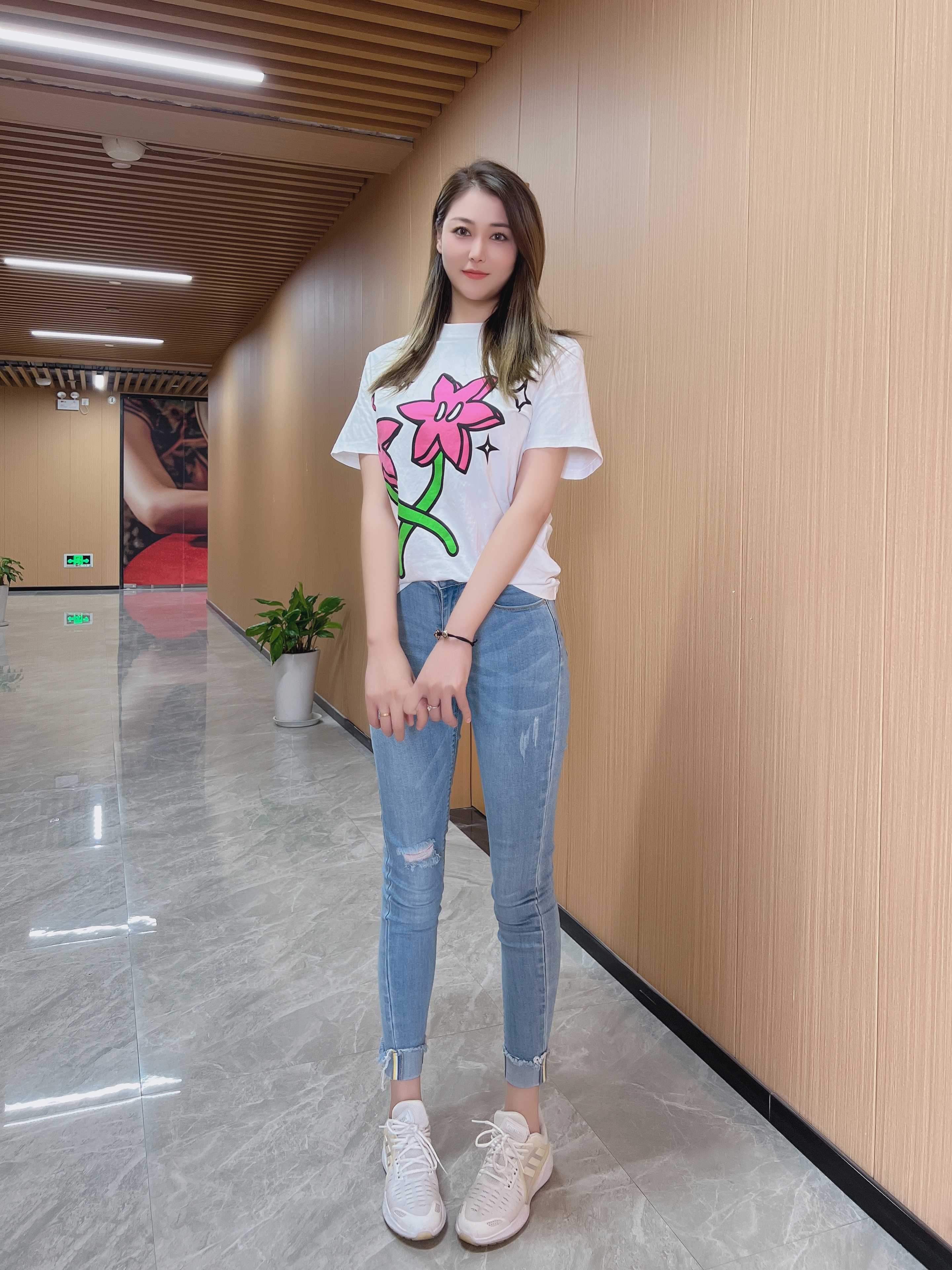 服务好，玩的开，腿长腰细，值