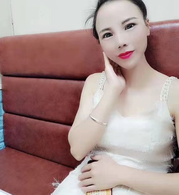 奶子超级大的