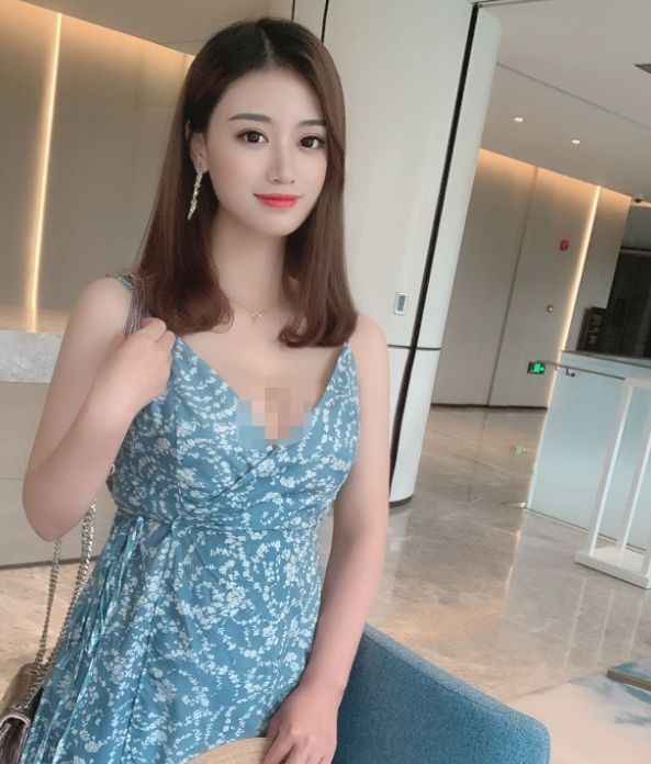 清纯型Sao气美女， 深~hou很棒