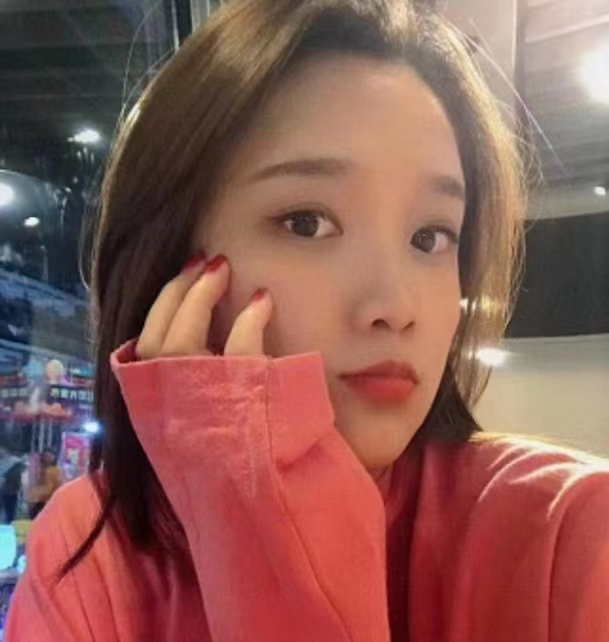 颜值不错年轻嫩妹