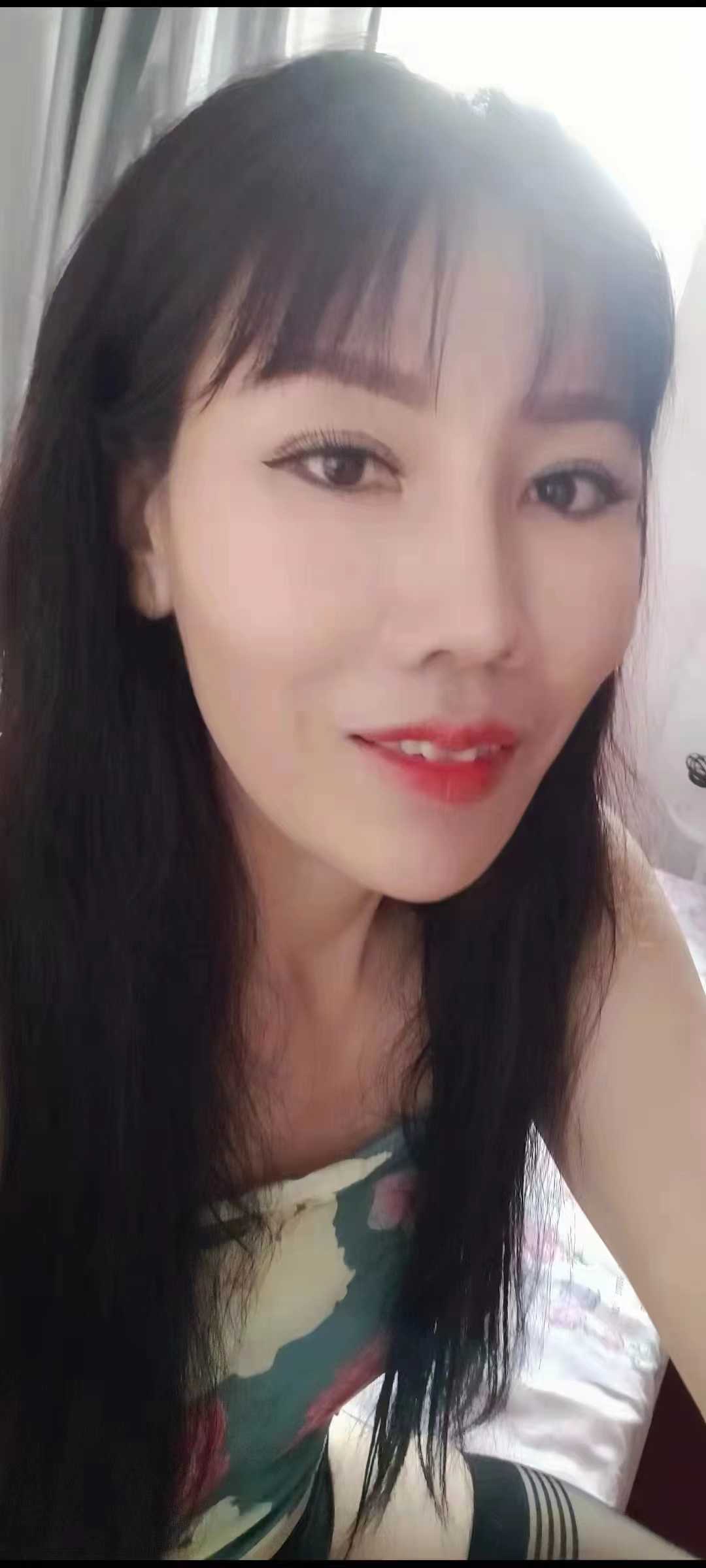 服务型的风韵少妇