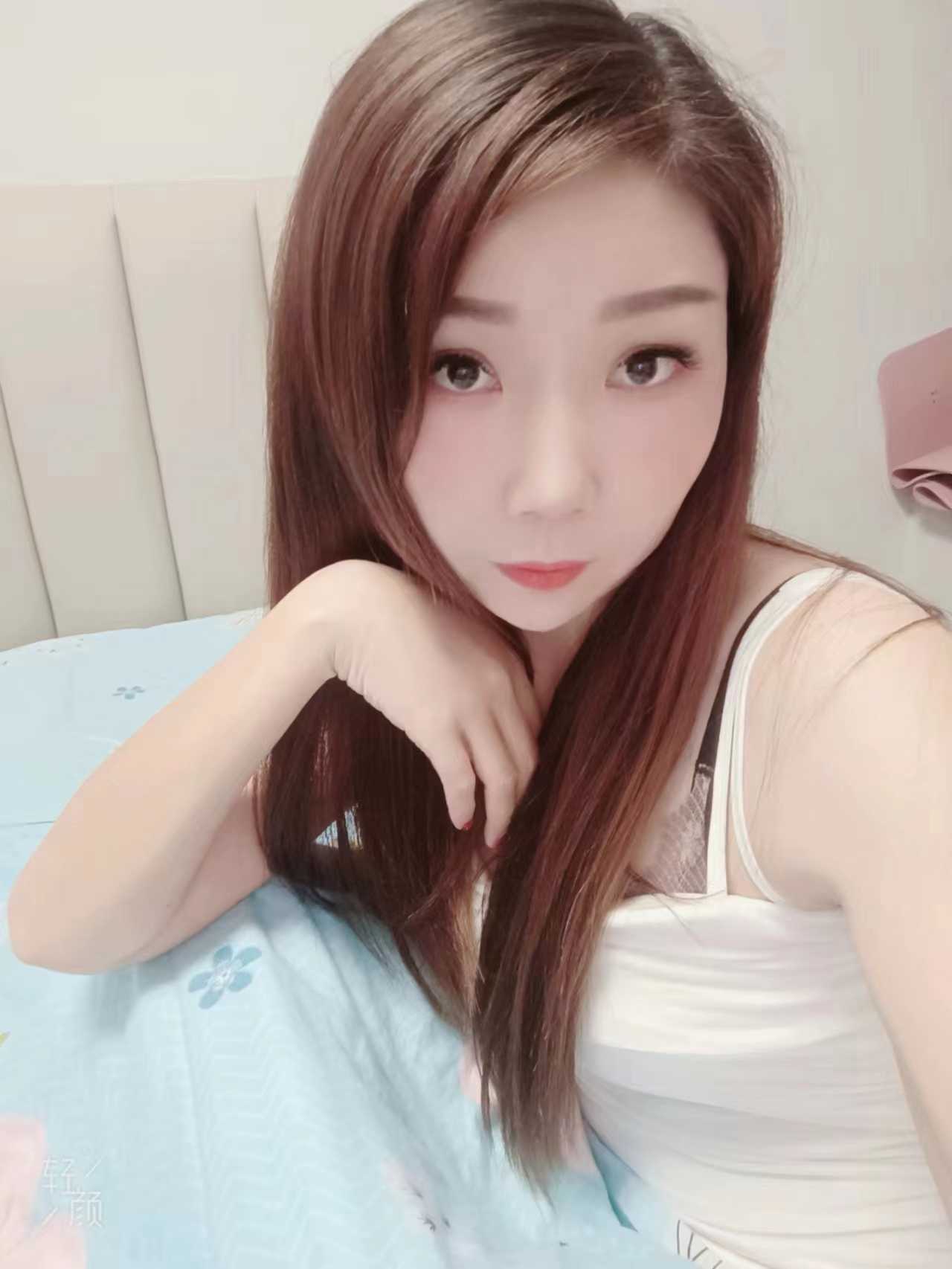 服务挺不错的，人也漂亮