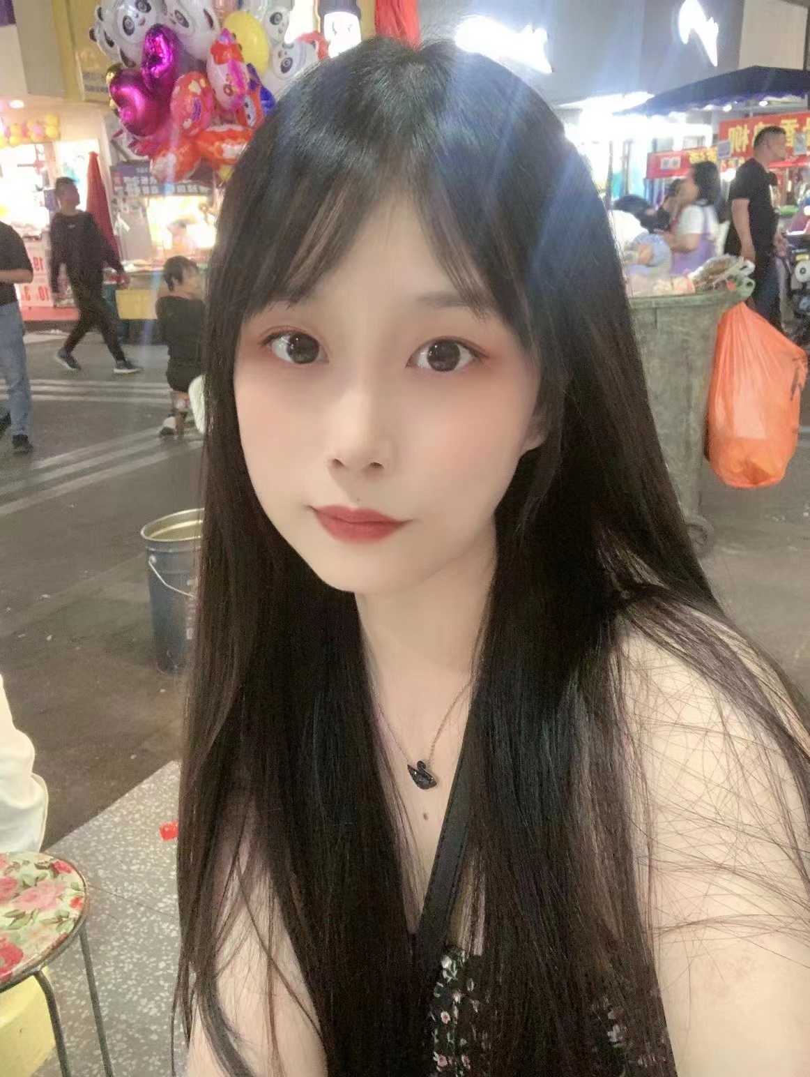 清纯甜美的小姐姐颜控的看过来